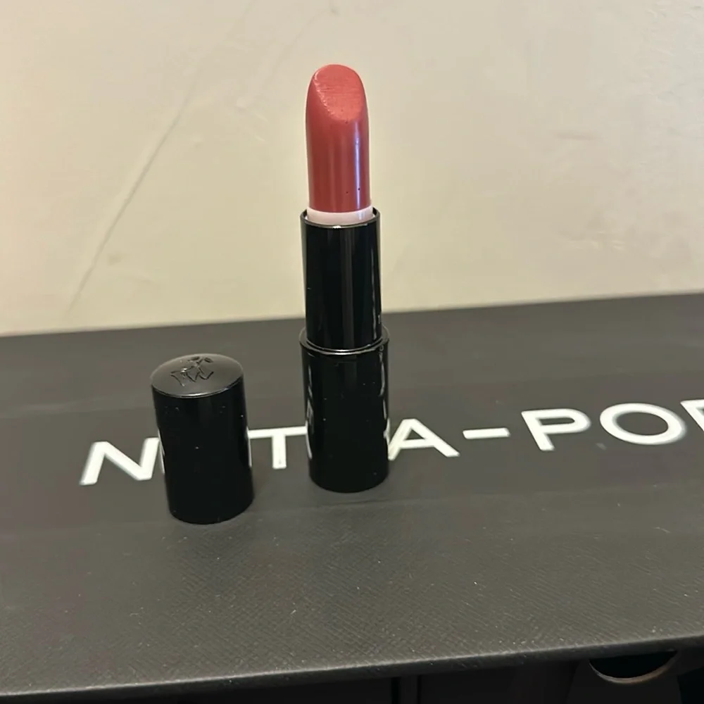 Color design All done up lipstick